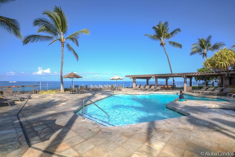 Oceanfront Pool in Kanaloa At Kona