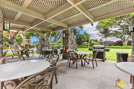 Small Pavilion at Keauhou Kona Surf and Racquet Club