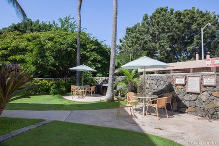 Guest BBQ Area in The Beach Villas At Kahaluu